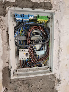 Travaux de câblage électrique lors d'une rénovation à Pétange