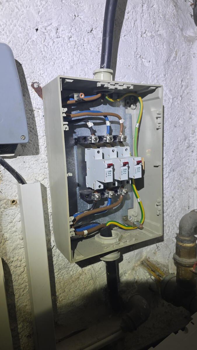 Remplacement de disjoncteurs 40A – dépannage à Bertrange