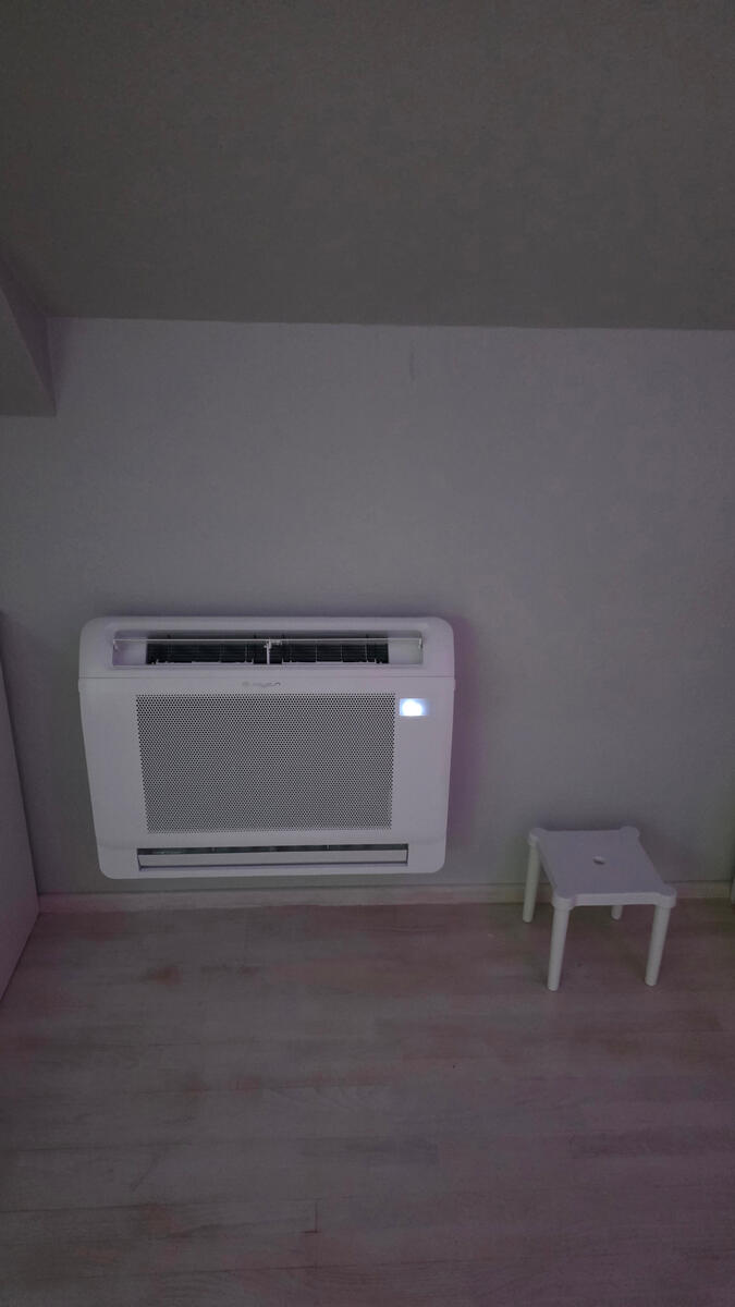 Console Kaysun pose au sol Remich