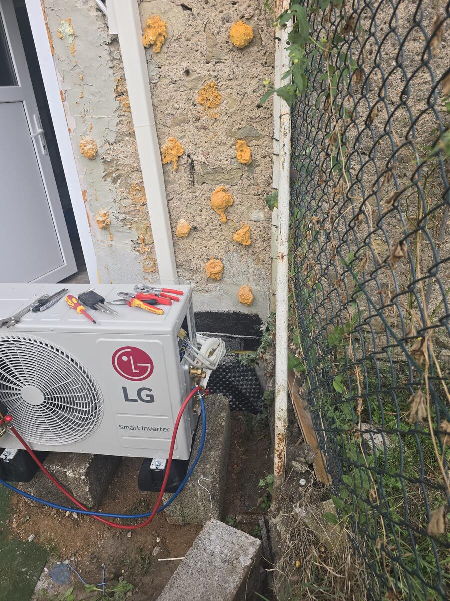 Installation climatisation LG Smart Inverter avec outils Luxembourg