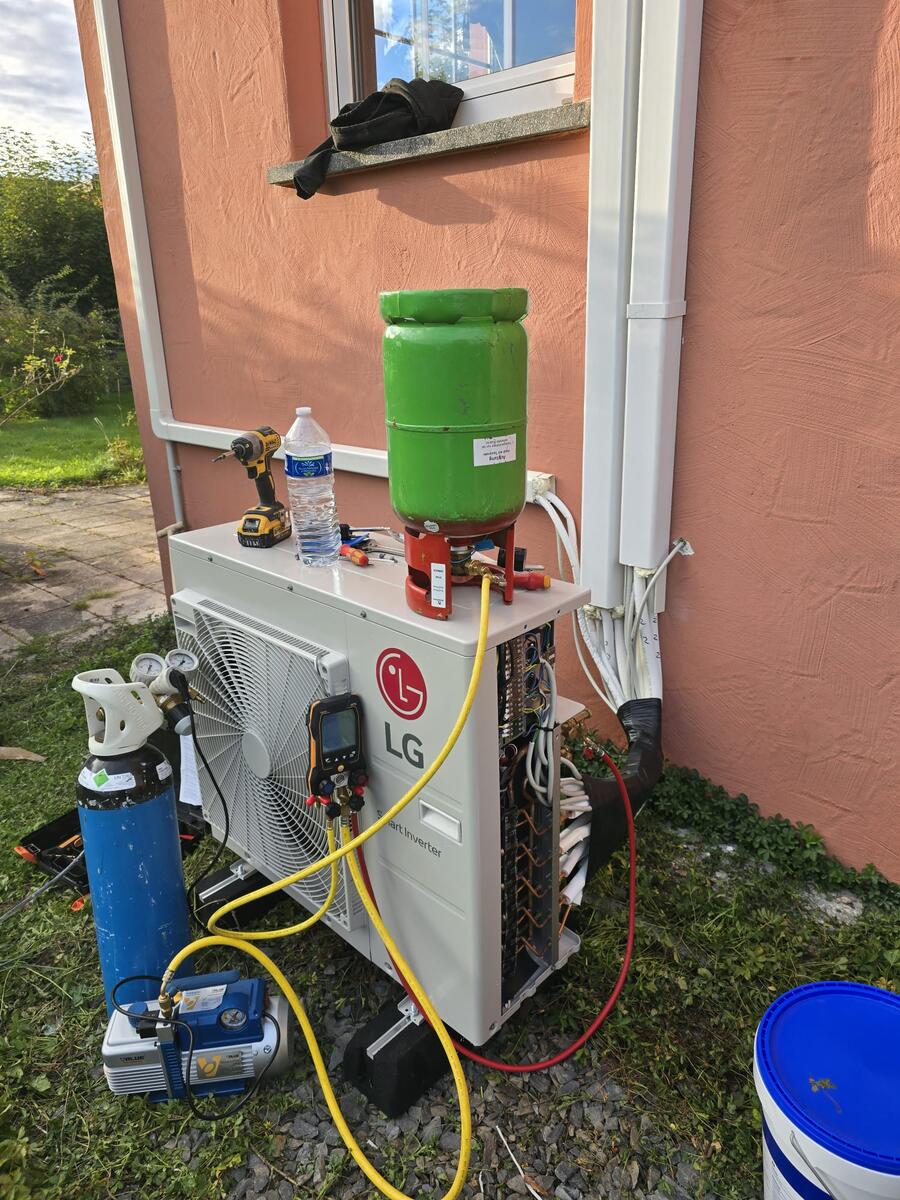 Mise en service groupe extérieur LG R32 recharge Strassen