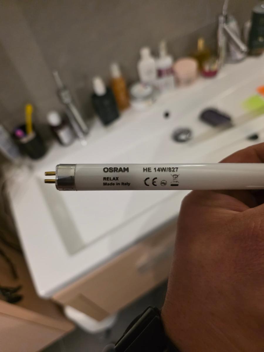 Remplacement d'un tube fluorescent T5 Osram HE 14W par un éclairage LED au Luxembourg