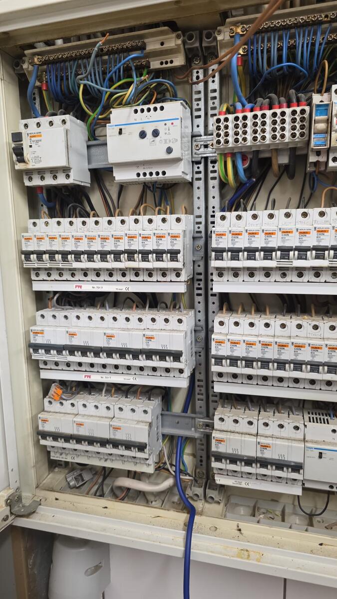 Intervention d'un électricien qualifié à Soleuvre